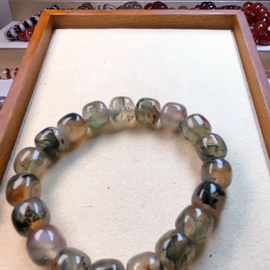 乘***。玛瑙/玉髓未镶嵌手链