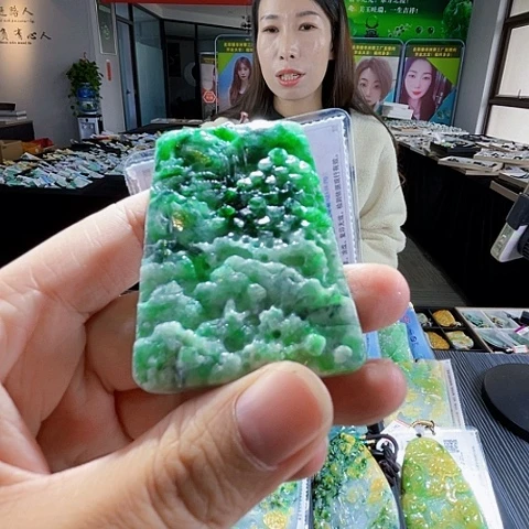 翡翠未镶嵌颈饰翡翠