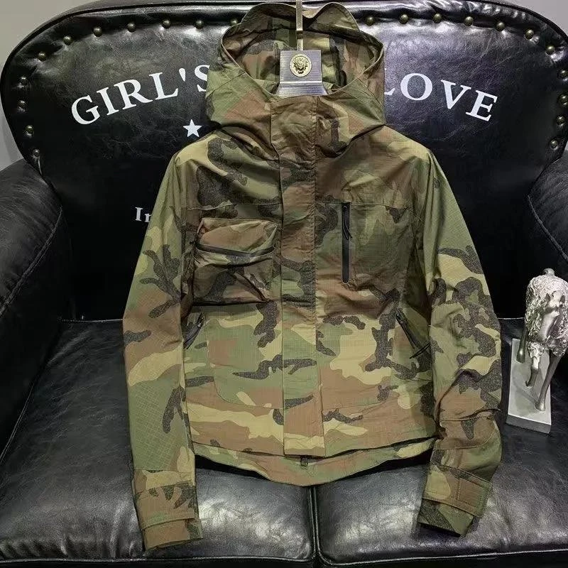 秋季2025新款潮流冲锋衣工装迷彩夹克男宽松阔版休闲连帽外套帅气
