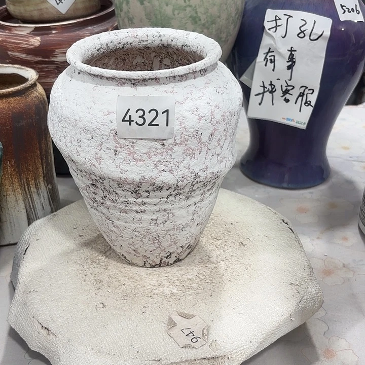 摆件高19，口9.5，有孔，瑕疵处理，4321