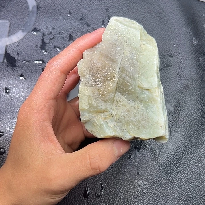 和田玉（糖玉）未镶嵌手镯