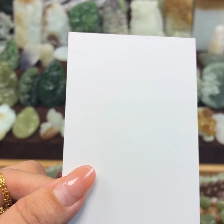 在***柚和田玉未镶嵌颈饰