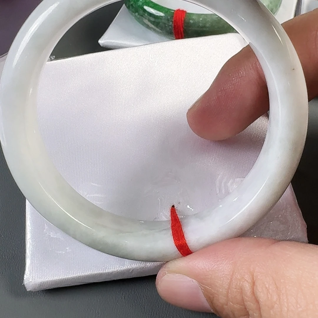 翡翠未镶嵌手镯福利有包容