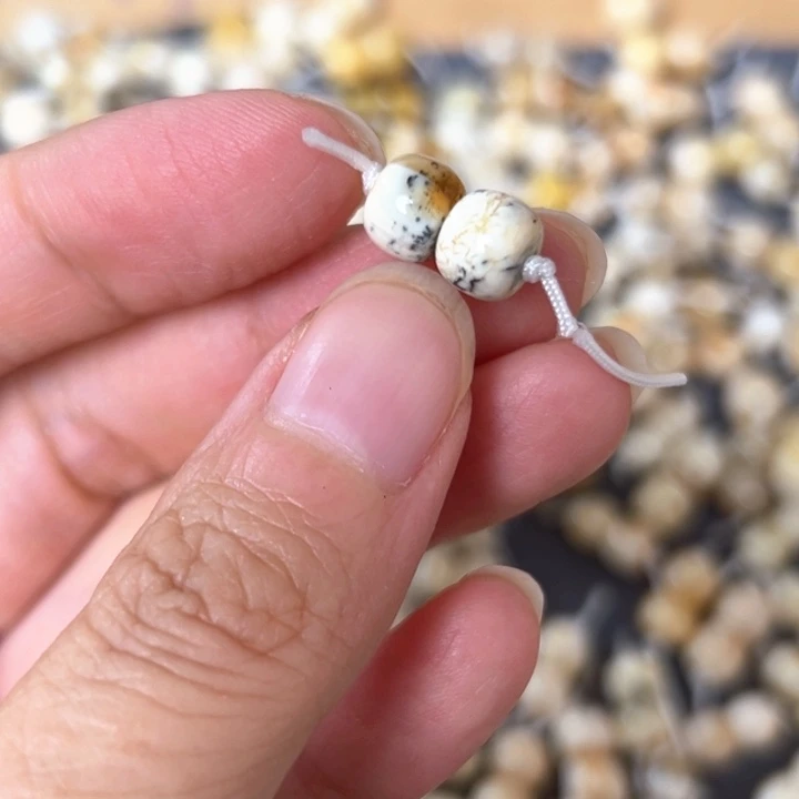 裸石蜜蜡未镶嵌7.6mm一对