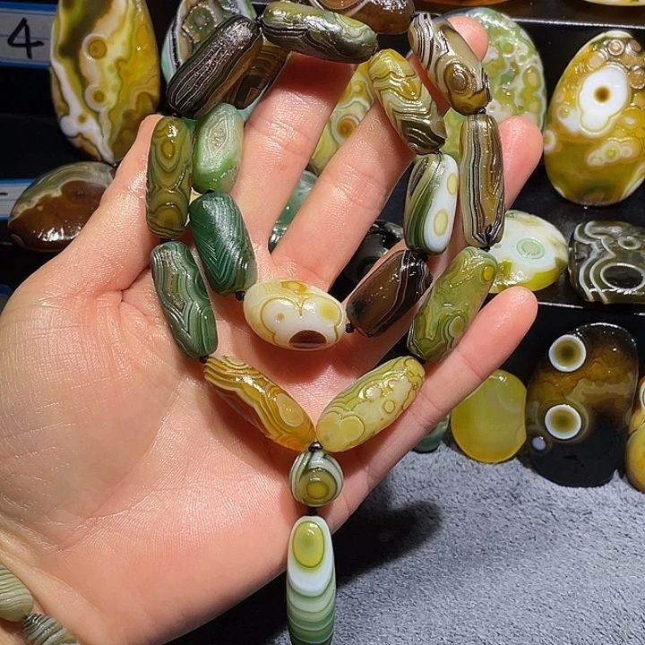 玛瑙/玉髓未镶嵌珠宝奇石