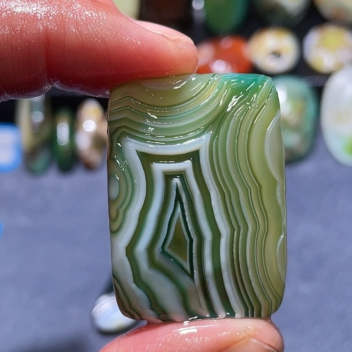 玛瑙/玉髓未镶嵌珠宝奇石