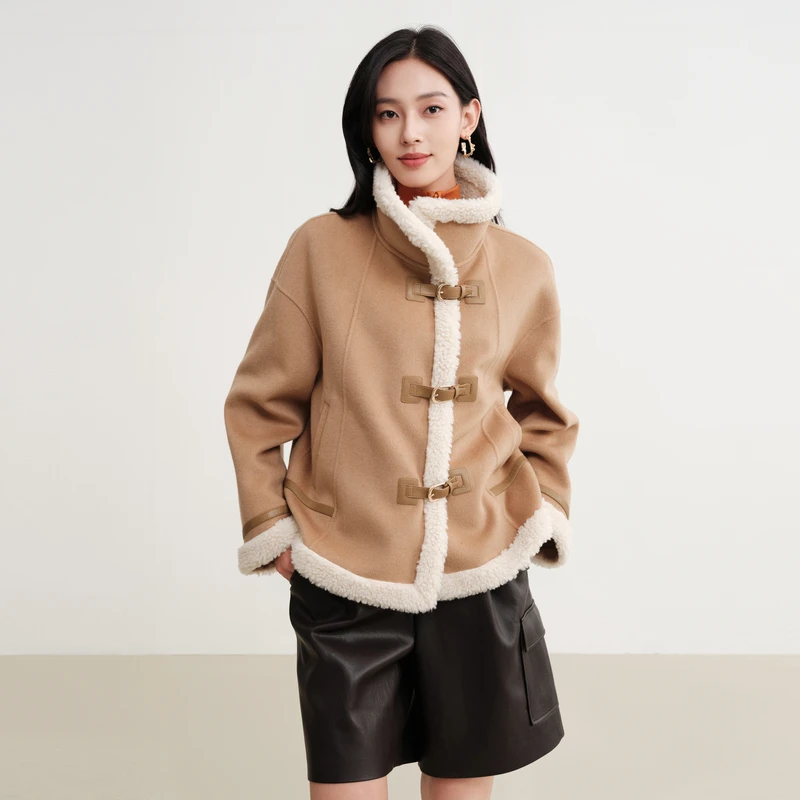 EP雅莹2025早秋新款女装 绵羊毛拼皮设计感立领短款大衣外套8217A