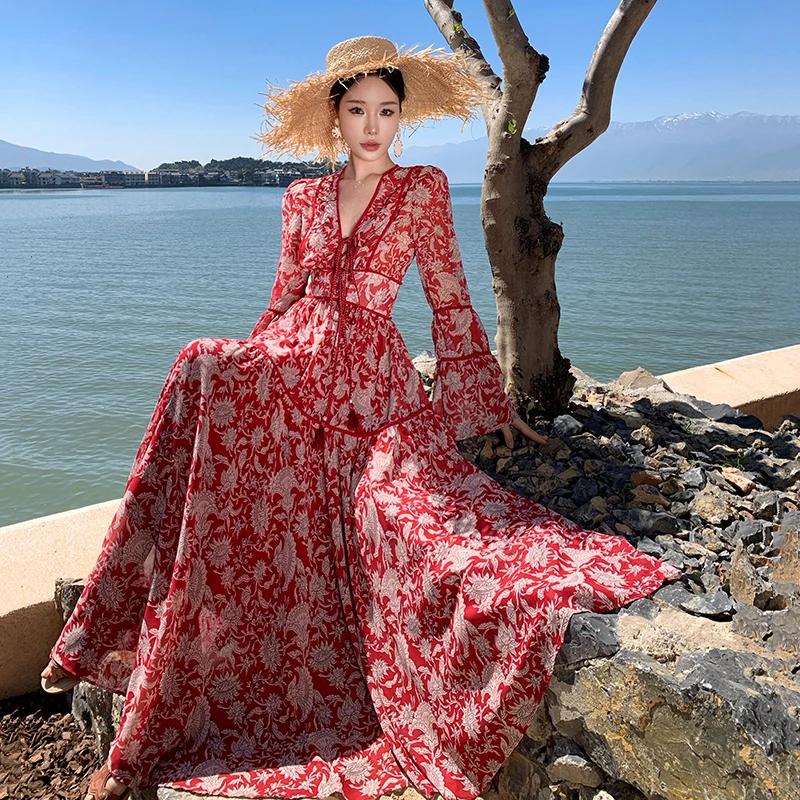 高级气质民族风红色印花连衣裙法式收腰a字长款裙子女新款