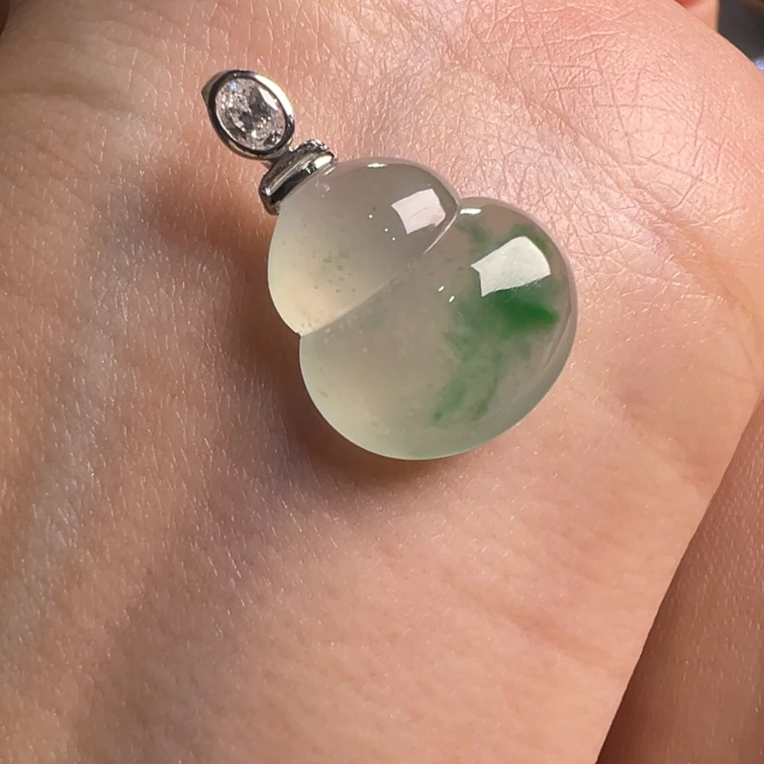 翡翠18K金镶嵌颈饰Y飘花