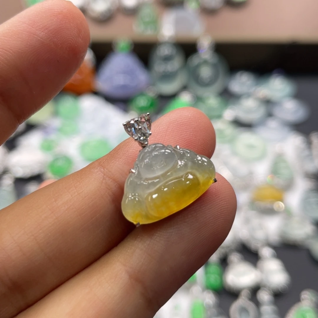翡翠18K金镶嵌颈饰