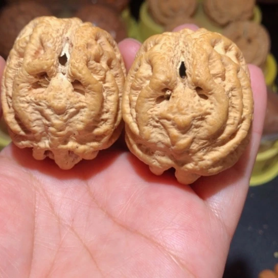 文玩核桃把件乾坤鬼脸核桃