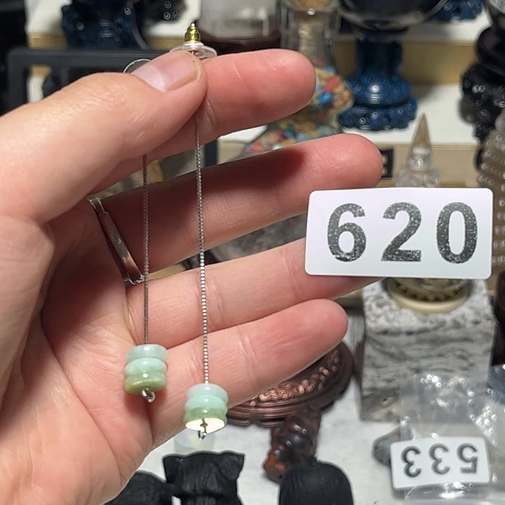 未镶嵌水晶大型摆件（非配饰）