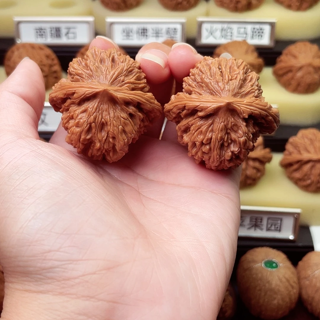 文玩核桃吊坠四座楼42尺328