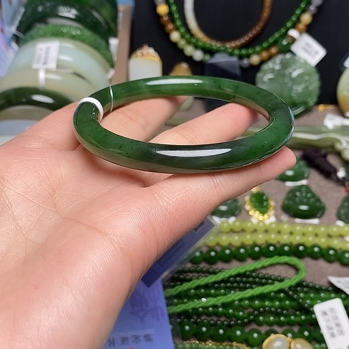 和田玉未镶嵌手镯60