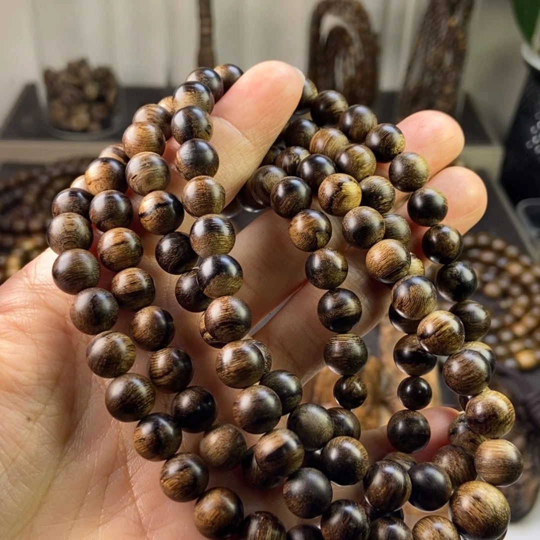 沉香手串佐****村越南芽庄瘤疤白