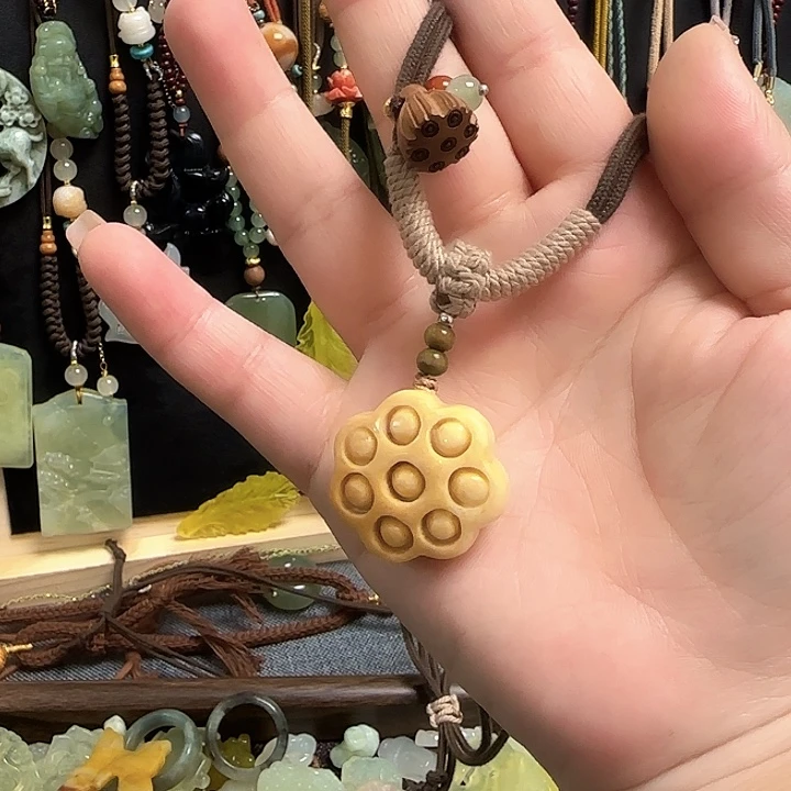 蛇纹石玉合金颈饰