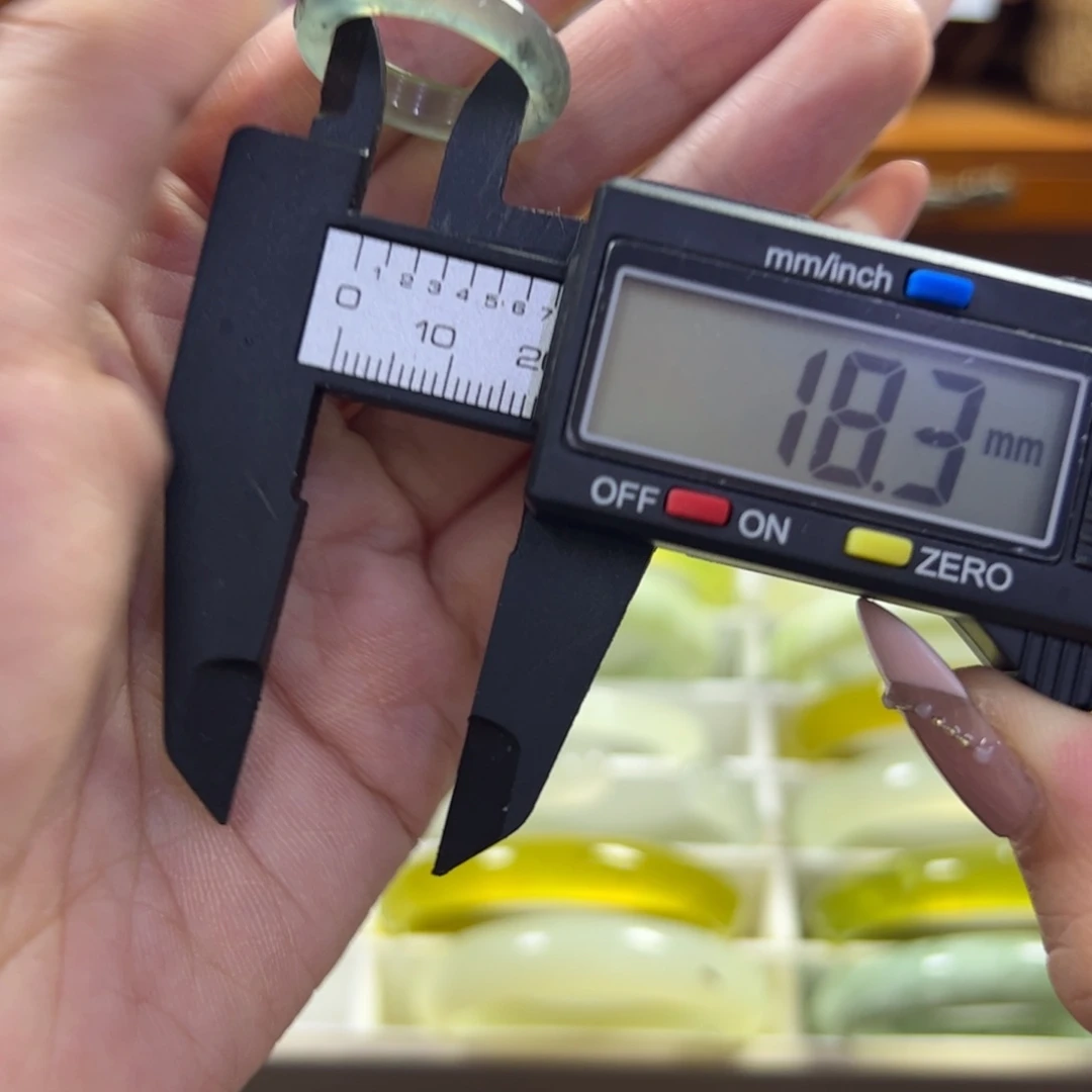 蛇纹石玉未镶嵌手镯193