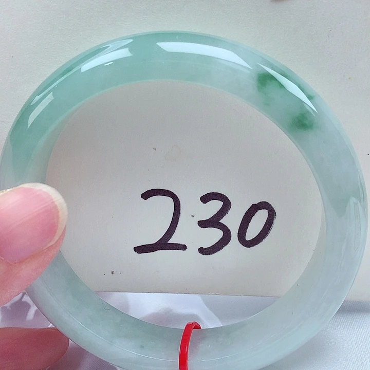 翡翠未镶嵌手镯翡翠