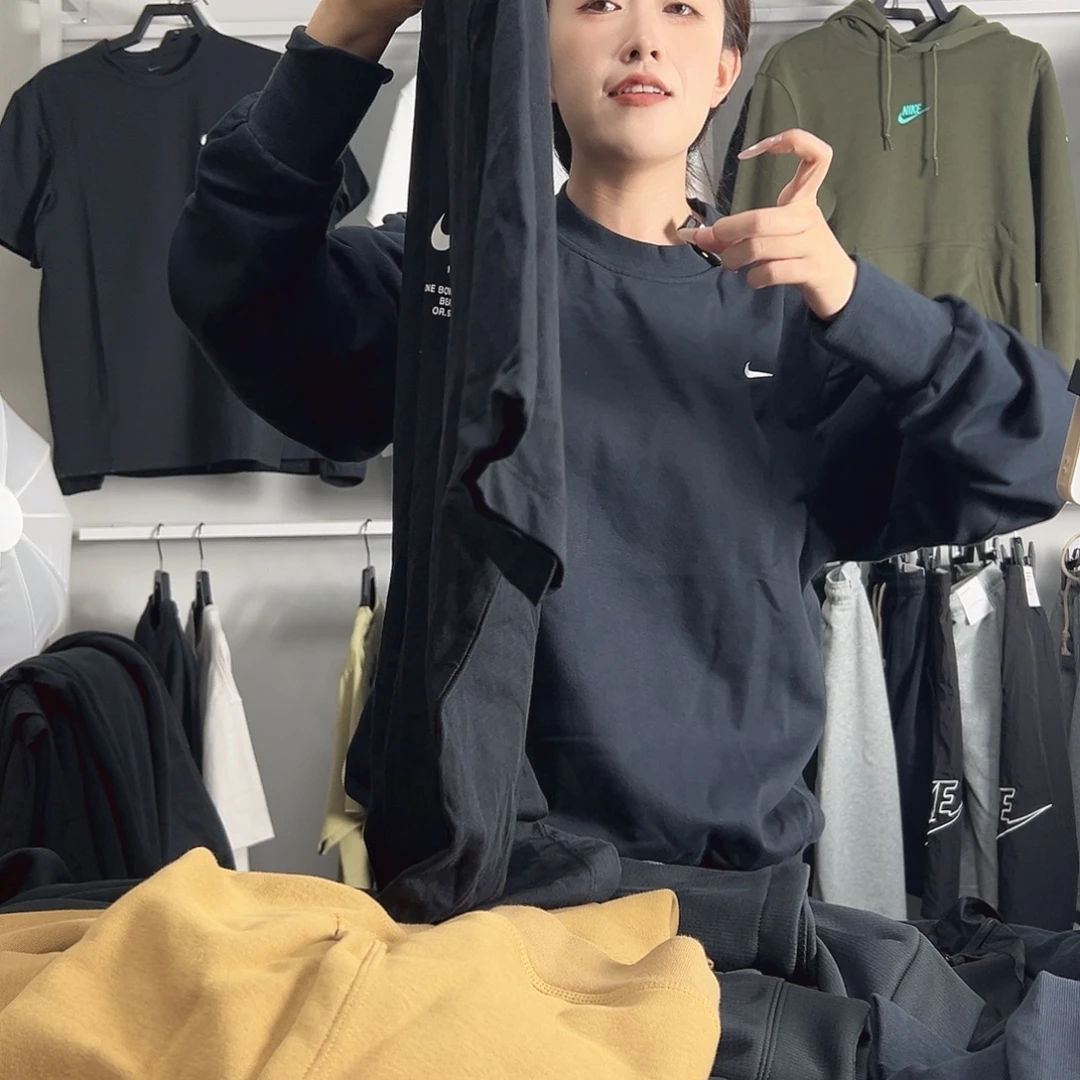Swoosh 黑短袖XXL 码