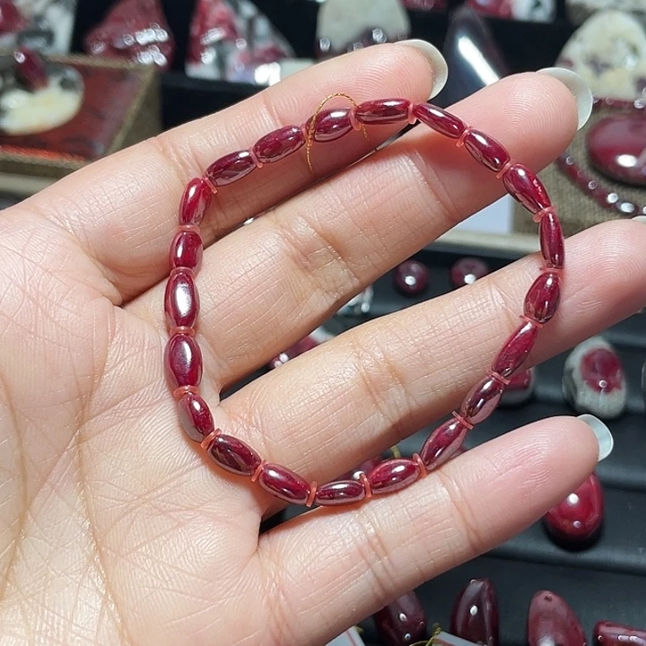天然辰砂原矿随形珠手链13.6克