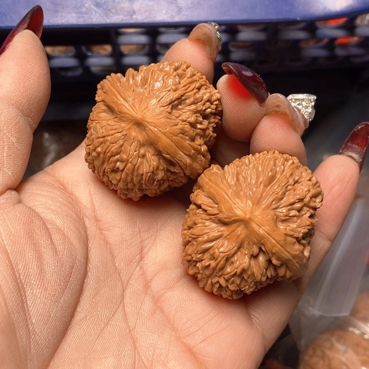 文玩核桃吊坠蒜头73