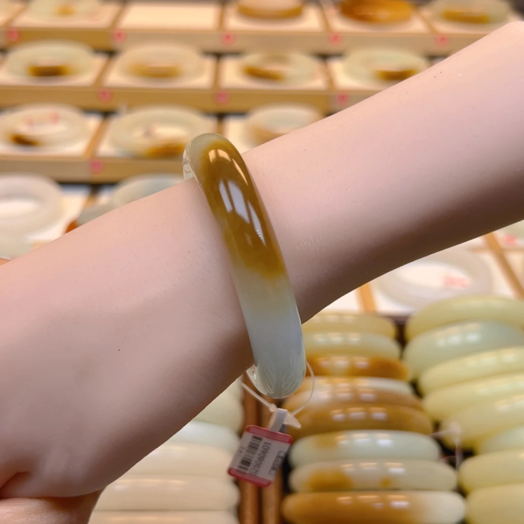 和田玉手镯未镶嵌2