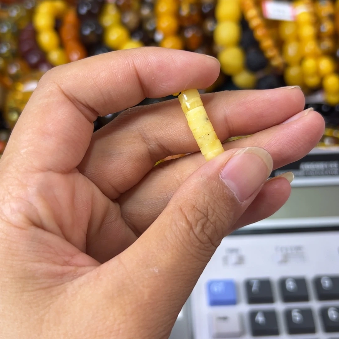 未镶嵌琥珀珠宝奇石392