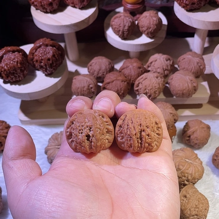 文玩核桃吊坠14-血麒麟手捻