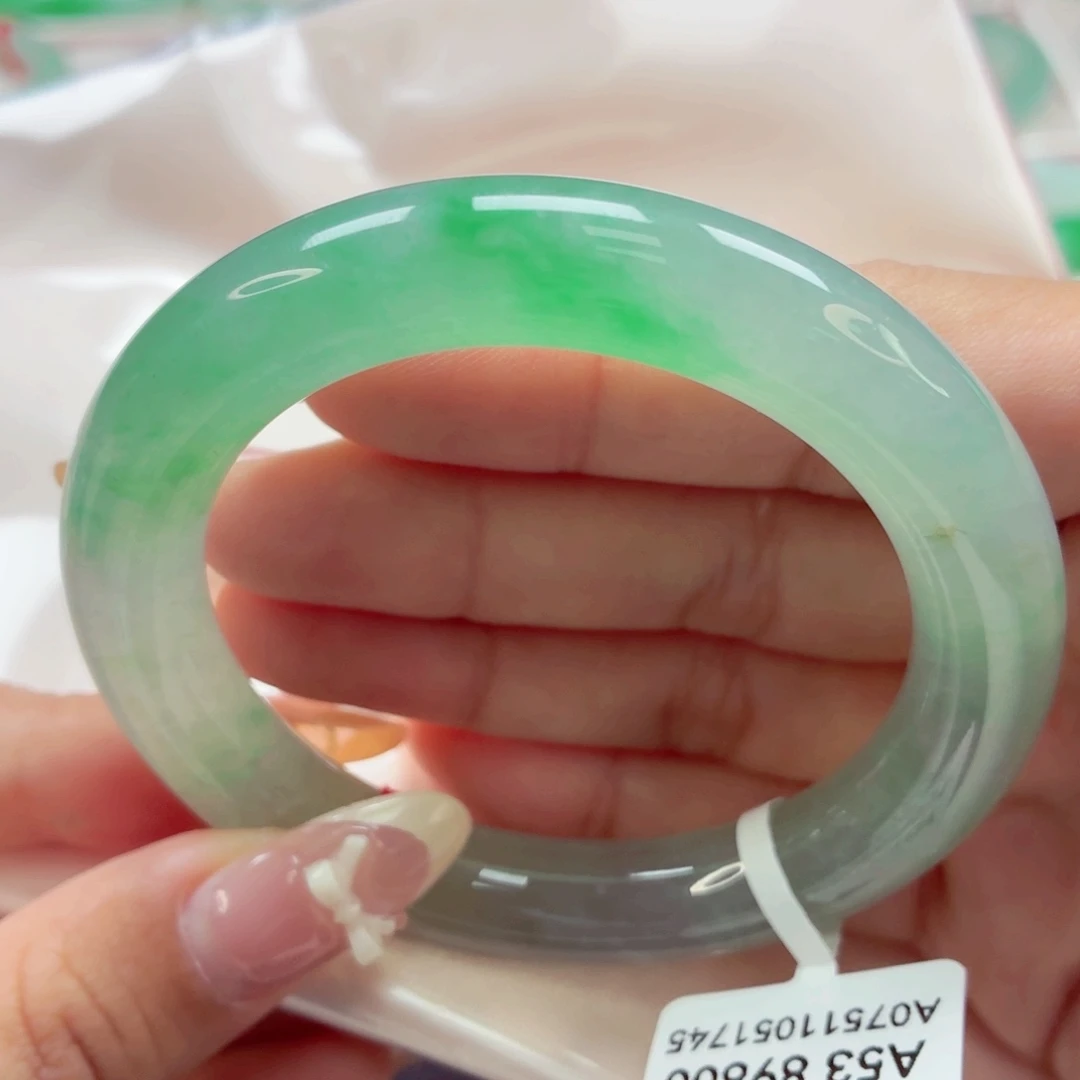 翡翠未镶嵌手镯（圆镯）68冰晴绿点翠53.2-053