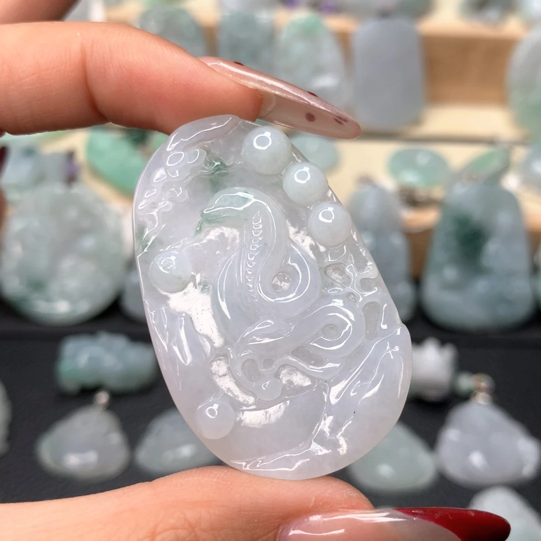 翡翠颈饰未镶嵌蛇牌吊坠