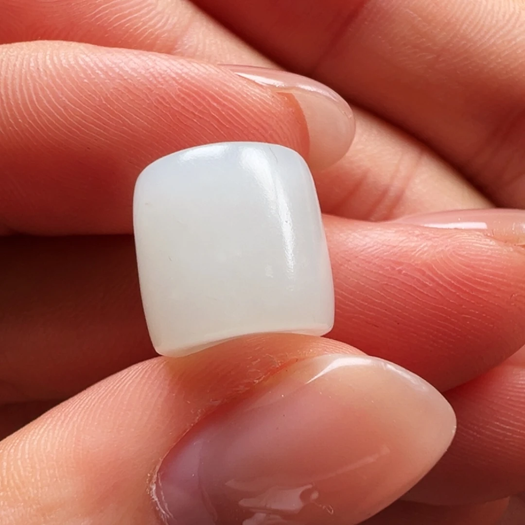 颈饰未镶嵌和田玉塞**峰