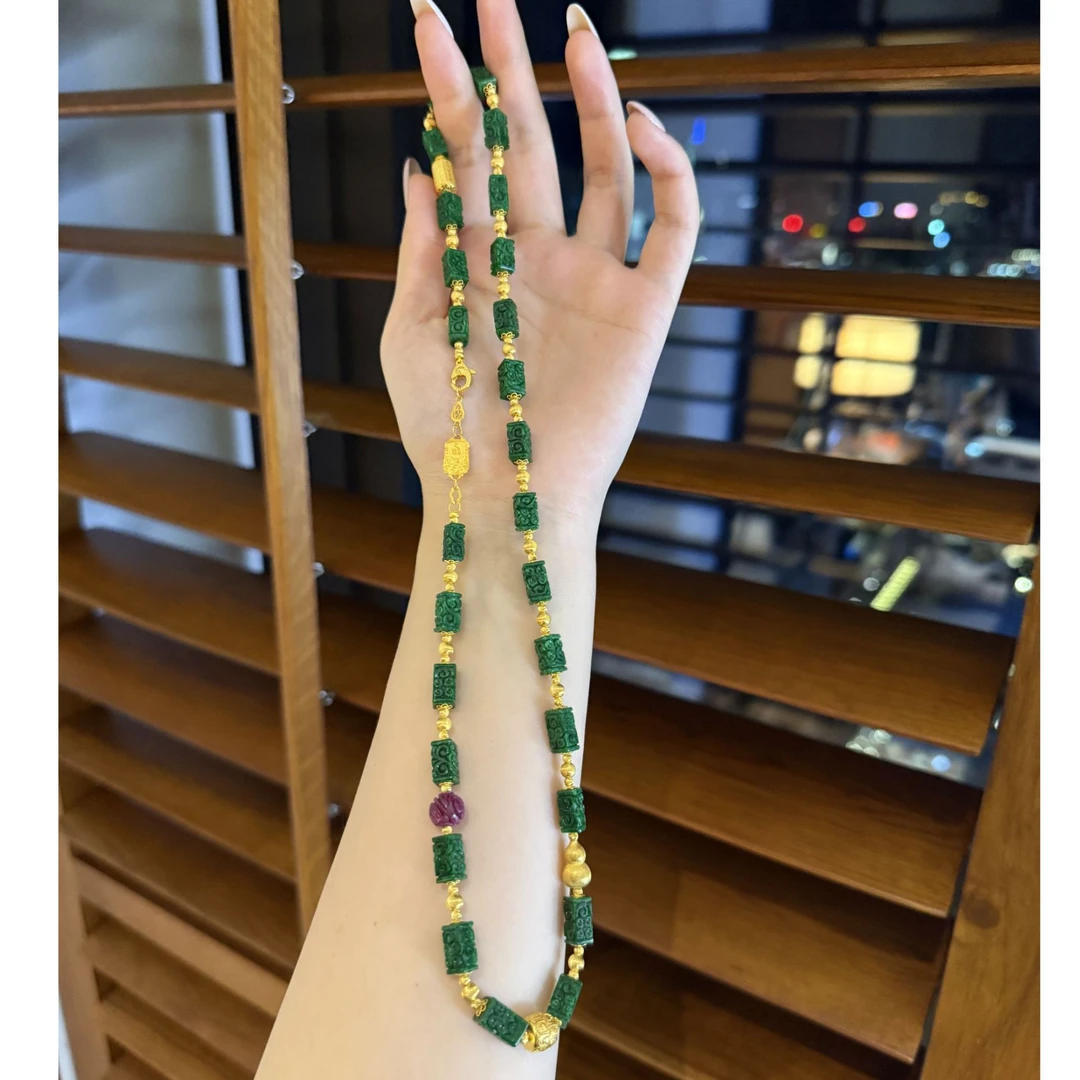 【思嘉专属】港展 · 18k祥云雕文翡翠项链 | 多样性发一 GO0144