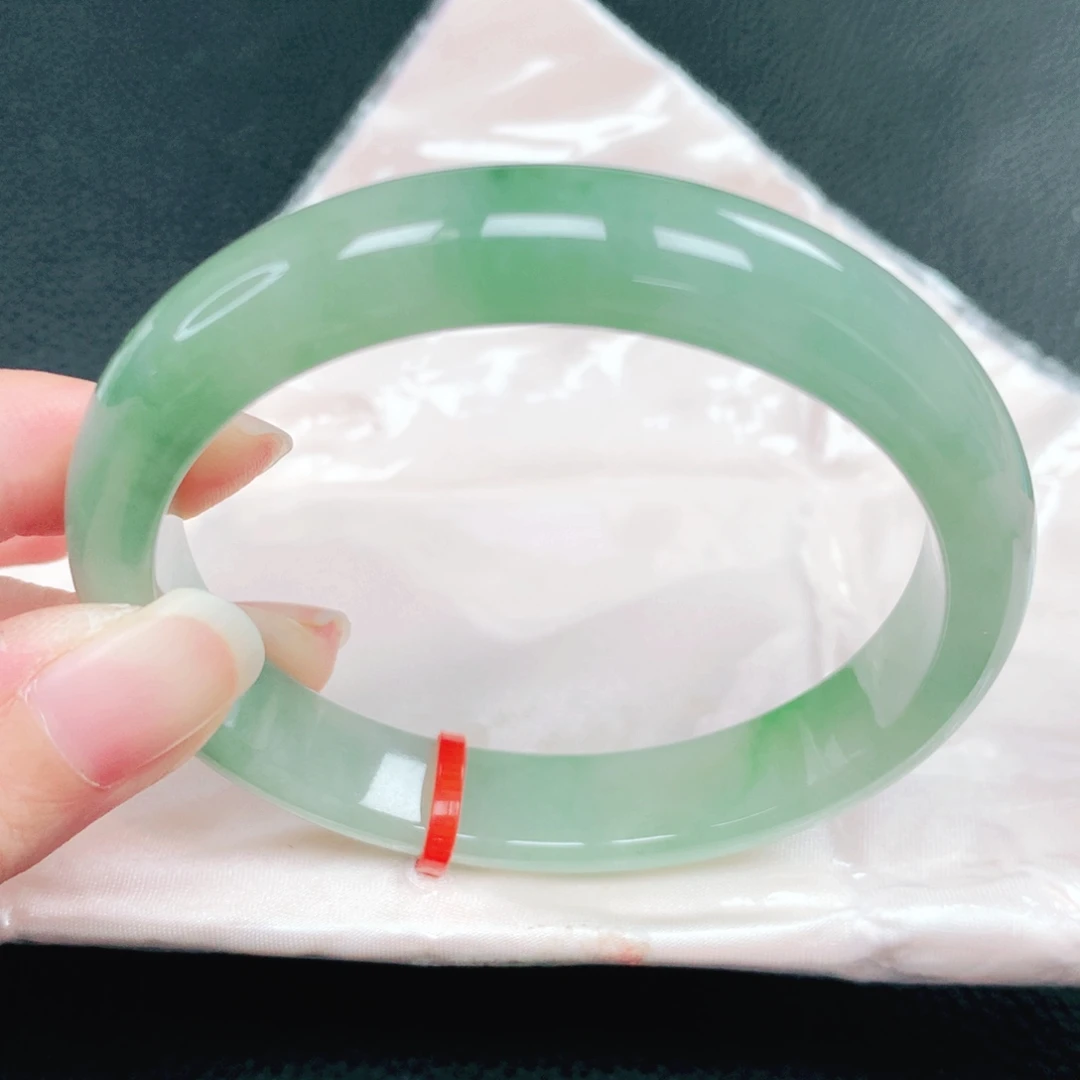 翡翠未镶嵌手镯58圈