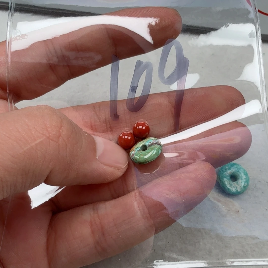 南红玛瑙未镶嵌珠宝奇石