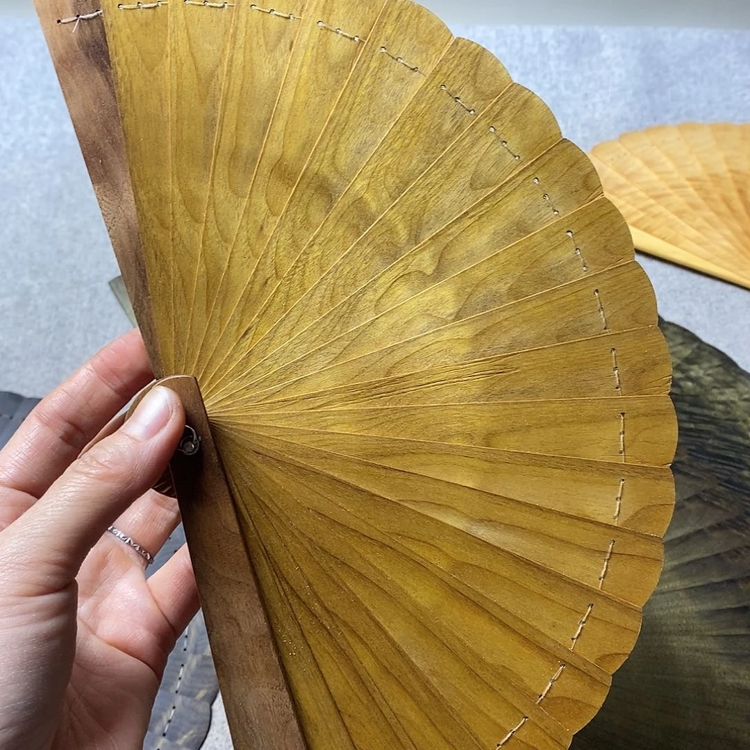 楠木宋*亿金丝楠木15折扇帝王黄