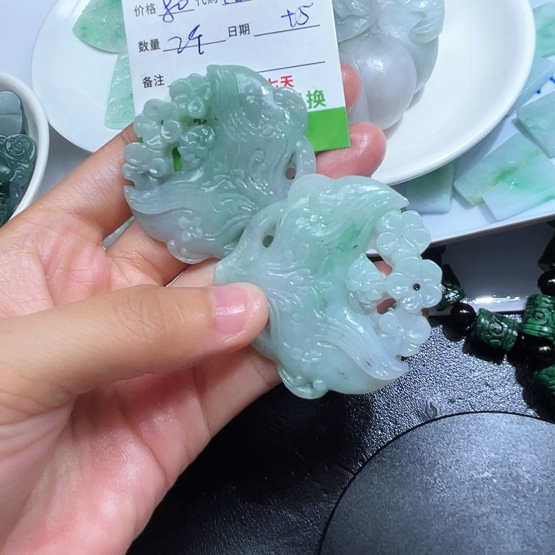 白***心定制翡翠未镶嵌不
