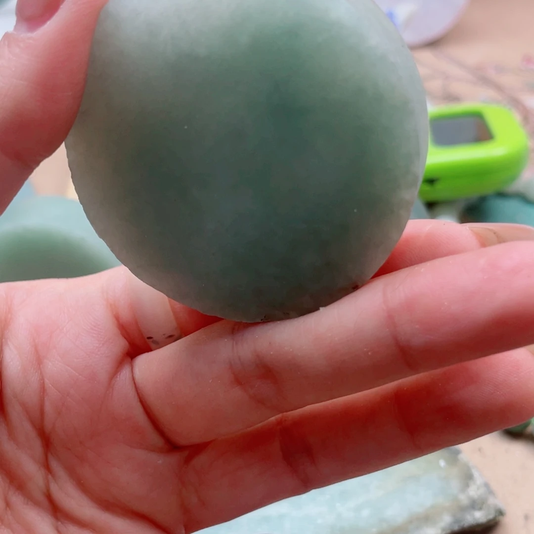 翡翠未镶嵌颈饰612……