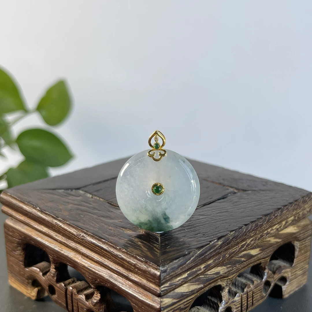 JGB19-111  天然缅甸A货翡翠  18K镶嵌平安扣