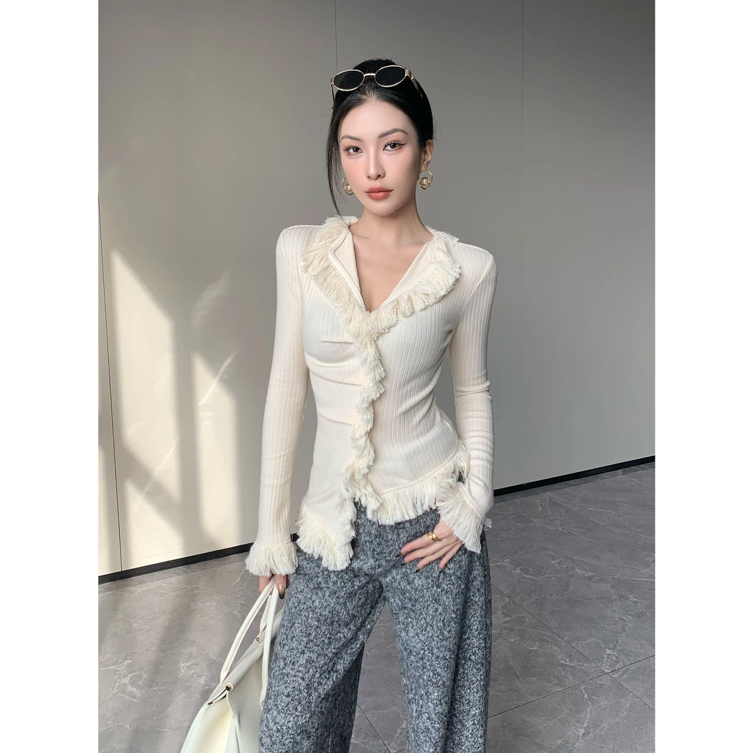 JIJINQI时尚气质显瘦长袖设计感白色纯欲打底针织衫女JC11SZHM089
