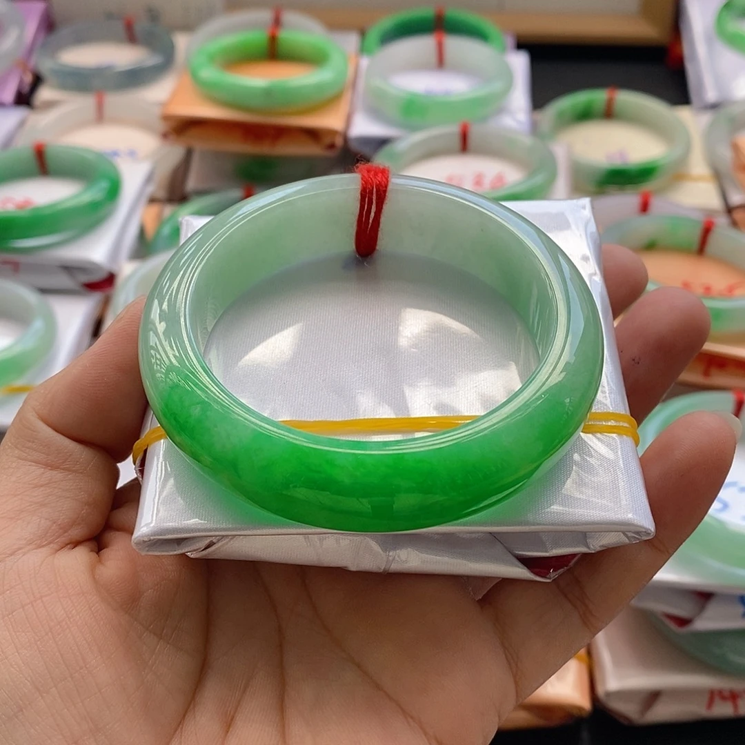 玖***总未镶嵌手镯翡翠手镯分