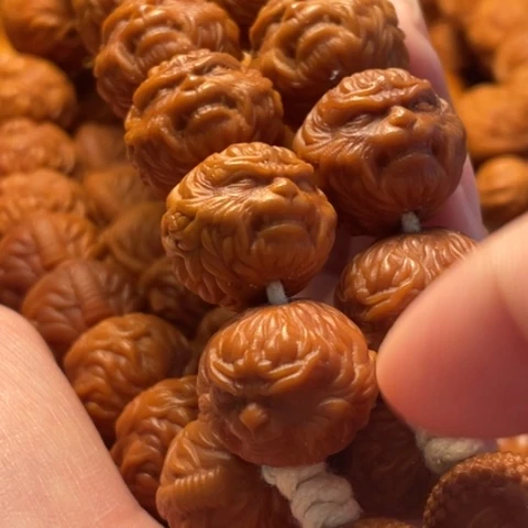 手串猴头核桃?舞台