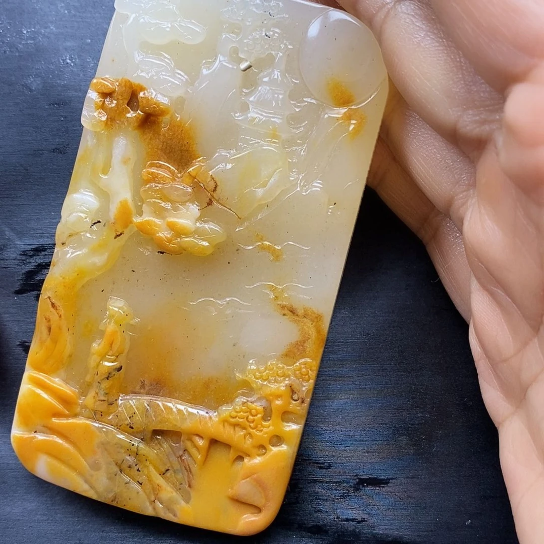 石英质玉（黄龙玉）颈饰未镶嵌