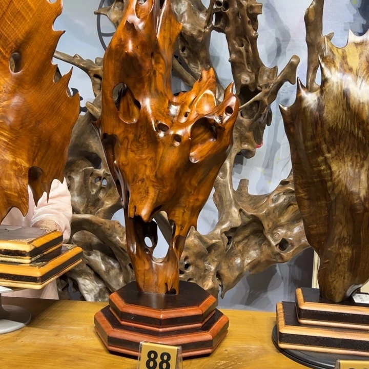 用***2金丝楠自然艺术创作