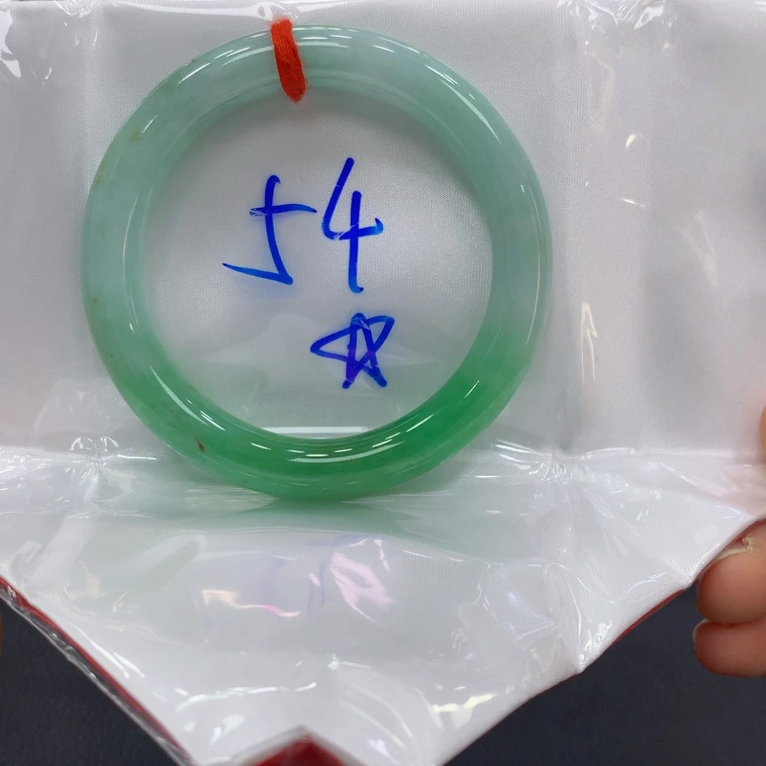 翡翠手镯未镶嵌翡翠36