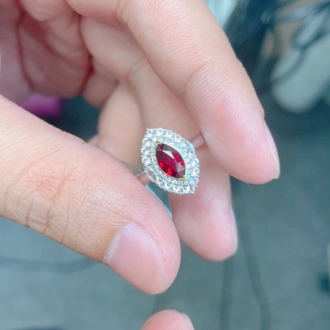 18K金镶嵌红宝石戒指0.75ct 无烧鸽血