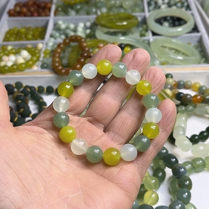 合金蛇纹石玉颈饰