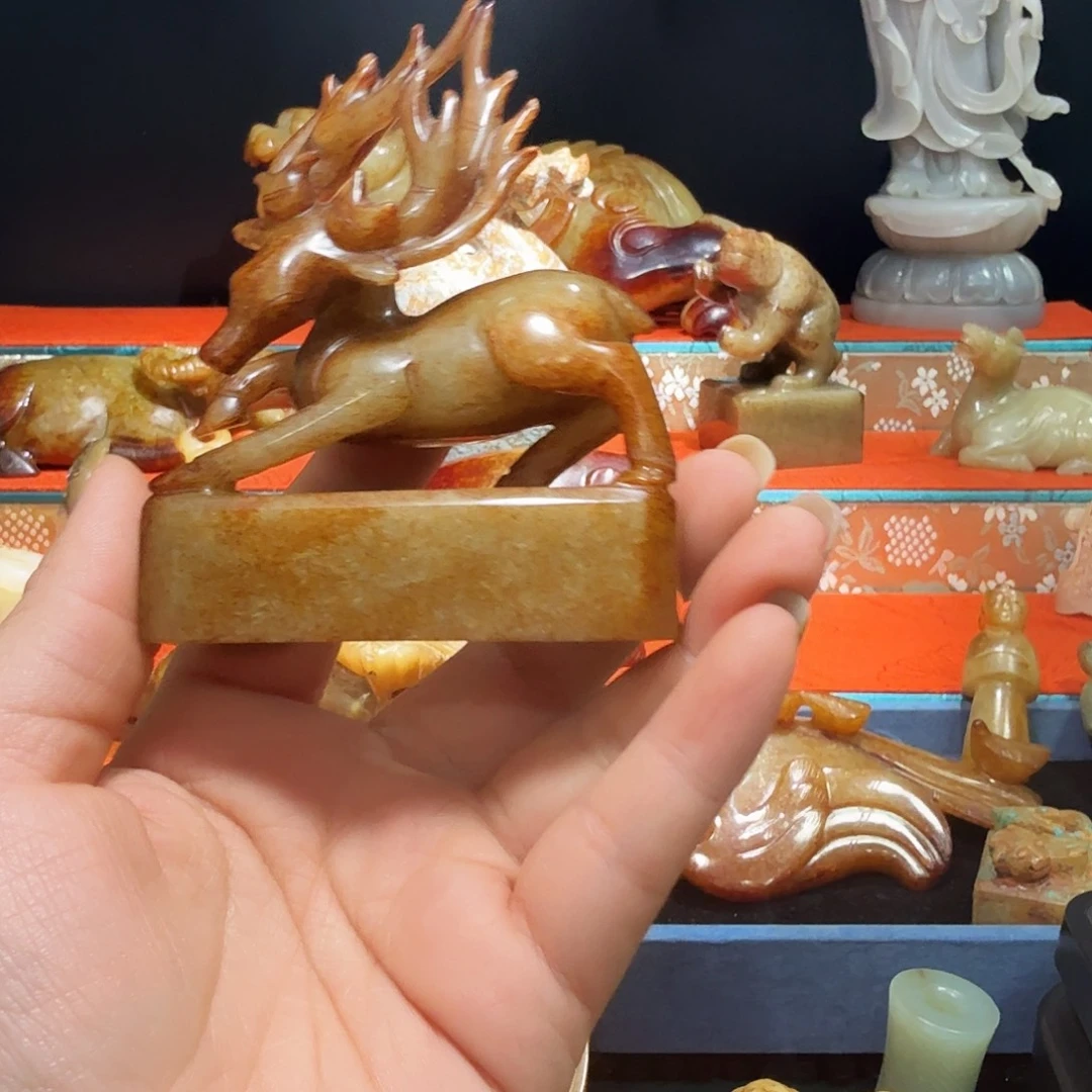 路***间和田玉（糖玉）未镶嵌把件