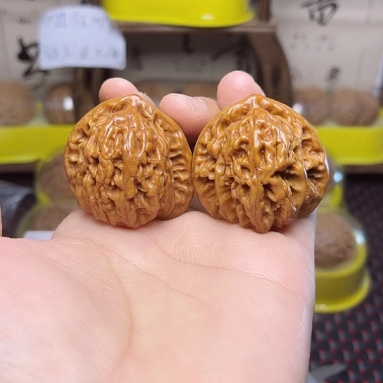 吊坠文玩核桃霞云岭