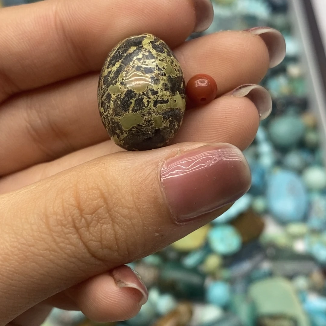 南红玛瑙未镶嵌珠宝奇石