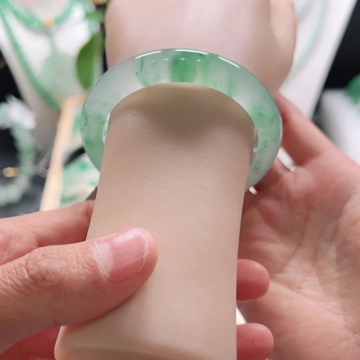 石英质玉未镶嵌手镯53.5泥鳅背